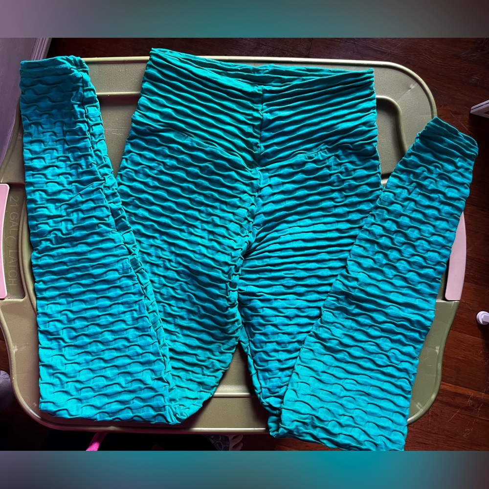 Green Textured Leggings